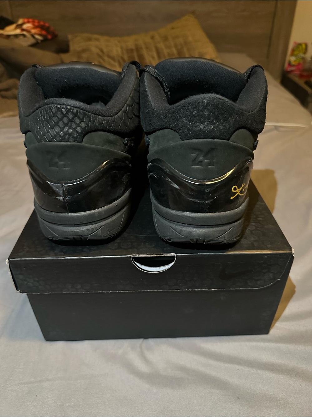 Kobe 4 Gift of Mambas - Picture 3 of 6